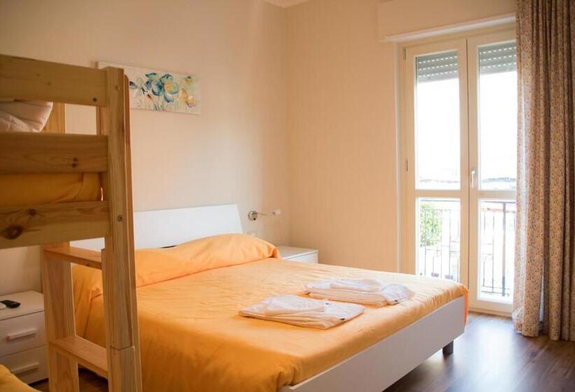 スタンダード4人部屋, Aprile Bed And Breakfast