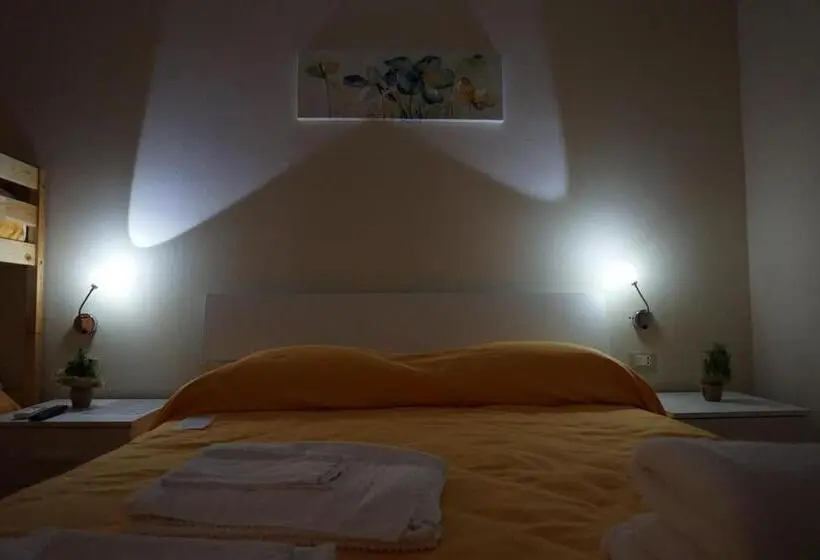 スタンダード4人部屋, Aprile Bed And Breakfast
