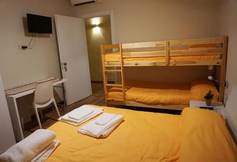 スタンダード4人部屋, Aprile Bed And Breakfast