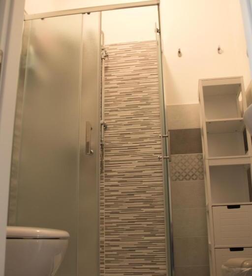 スタンダード4人部屋, Aprile Bed And Breakfast