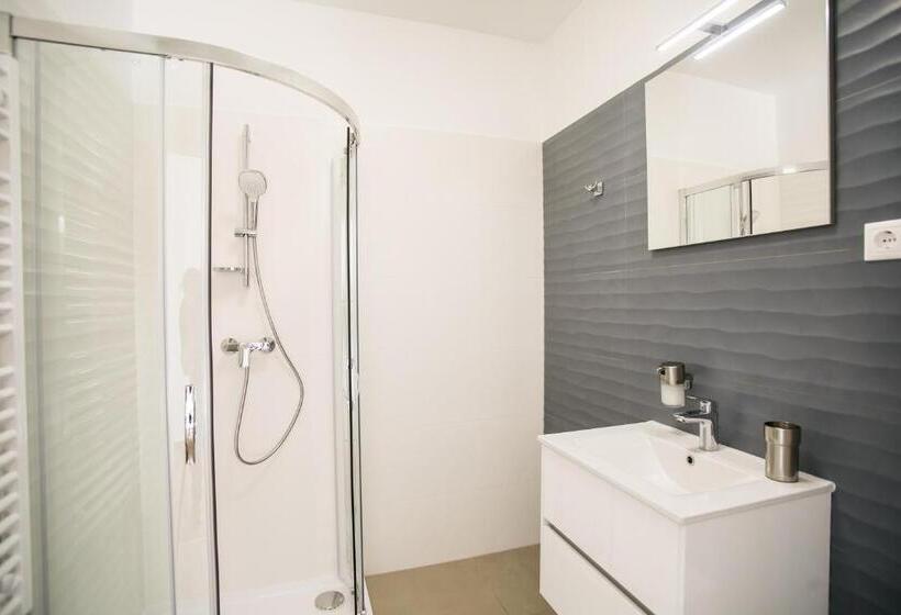 带1个卧室的公寓, Anchor Apartman By Hellobalatonlelle