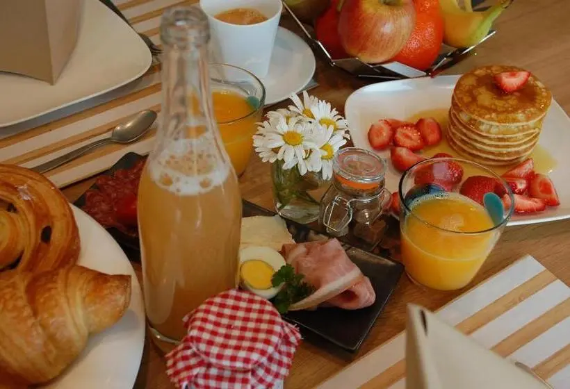 Standard-huone Puutarhanäkymä, Bed & Cook