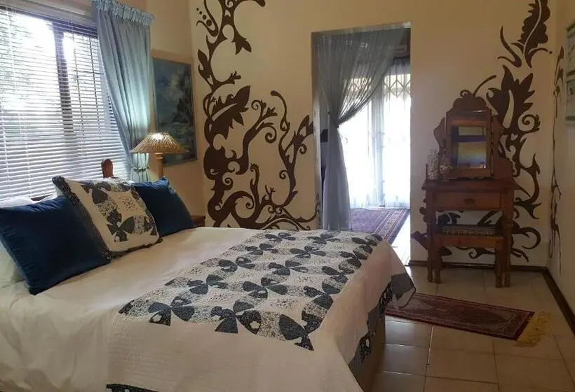 Classic Neljän Hengen Huone, Bleu Bird Guesthouse