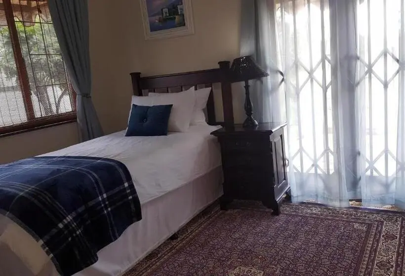 Classic Neljän Hengen Huone, Bleu Bird Guesthouse