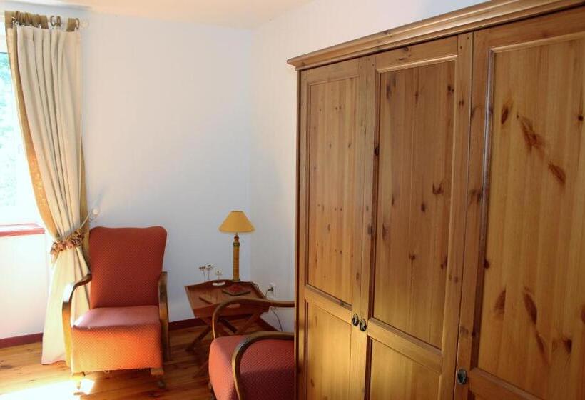 ガーデンビュースタンダードルーム, Lou Prat