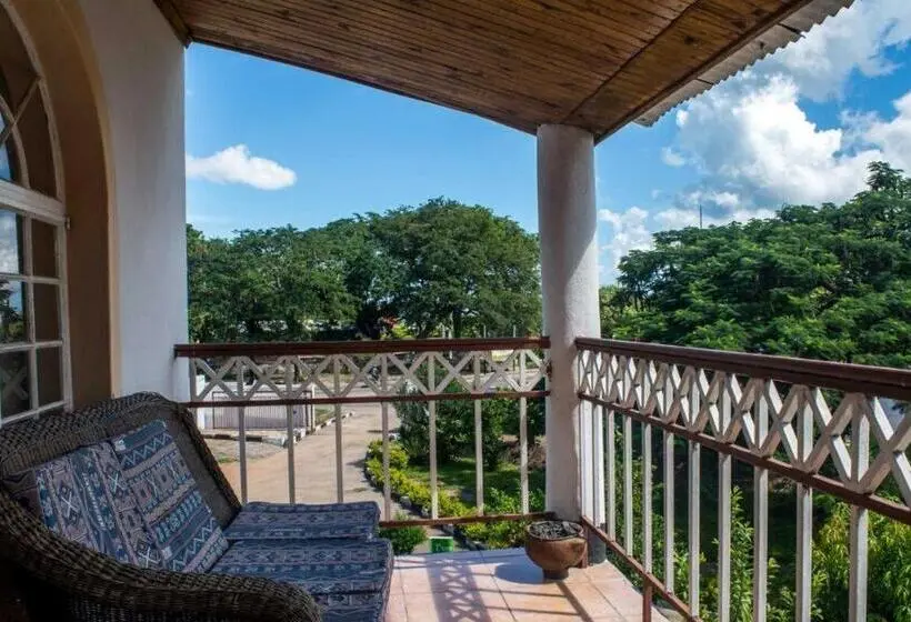 اتاق استاندارد با تخت بزرگ, Captains Villa   Where Lake Malawi And Shire River Meet, Historical Hotel At Waterfront Next To The