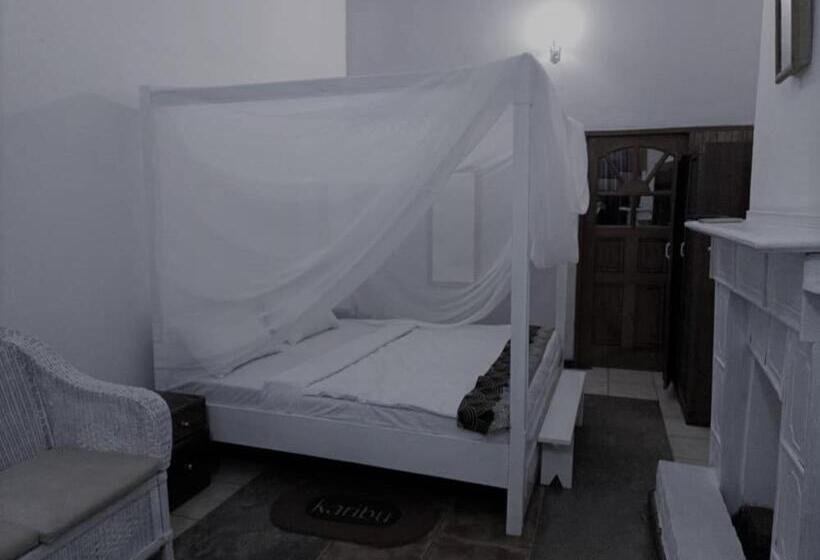 デラックスルーム, Captains Villa   Where Lake Malawi And Shire River Meet, Historical Hotel At Waterfront Next To The