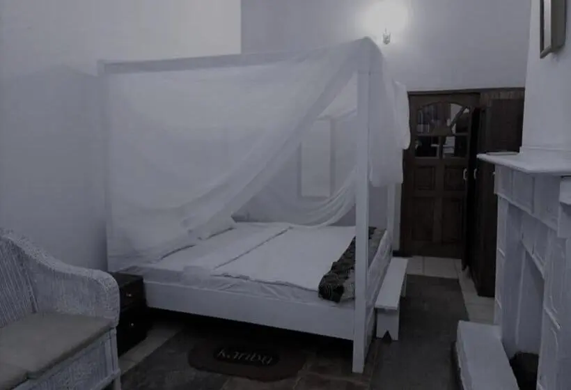 اتاق لوکس, Captains Villa   Where Lake Malawi And Shire River Meet, Historical Hotel At Waterfront Next To The