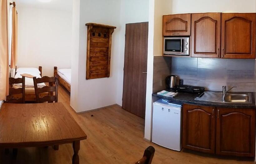 Люкс Deluxe Кровать Кинг, Apartmány šachty