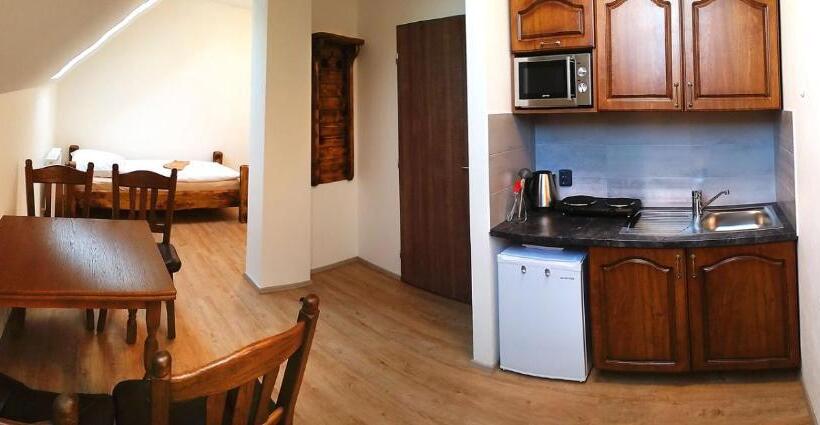 高级套房, Apartmány šachty