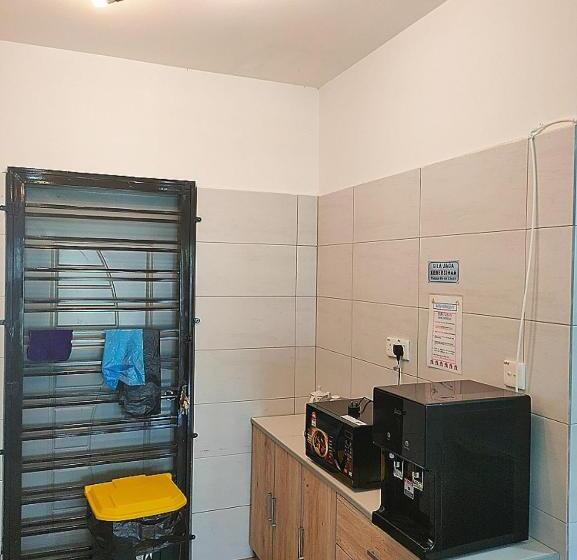 בית, 4 חדרי שינה, Naira Homestay Kota Bharu ,wakaf Che Yeh 4 Bilik 3 Aircond