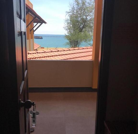 豪华三人间, Teluk Lipat Seaview Inn