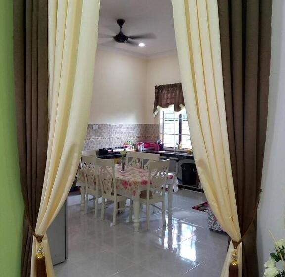 ویلای استاندارد 3 خوابه, Airport Kelantan Homestay & Transit