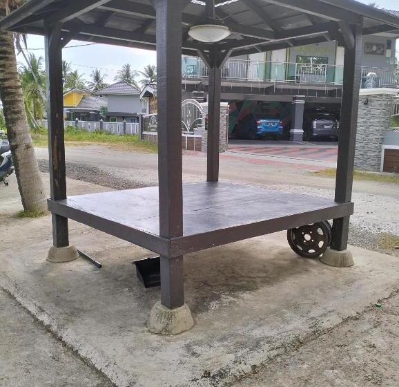 غرفة عائلية, Airport Kelantan Homestay & Transit