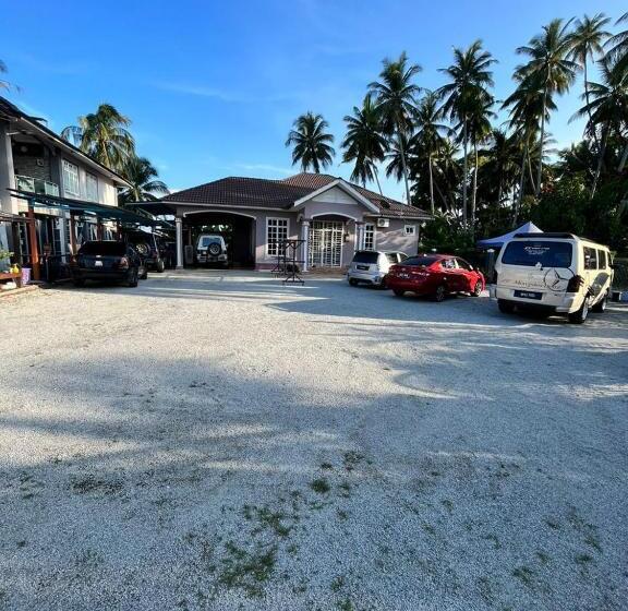 بانگلوی استاندارد, Airport Kelantan Homestay & Transit