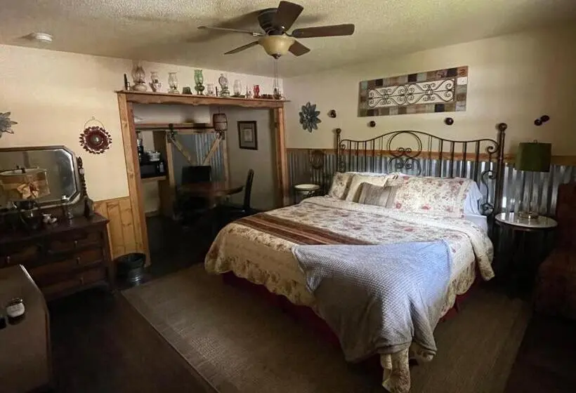キングサイズベッドのデラックスルーム, Dusty Boots Motel & Cafe
