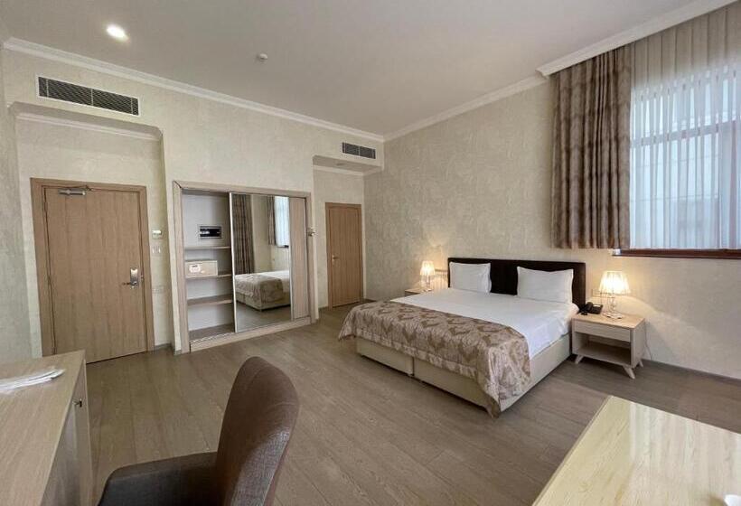 اتاق لوکس, Ammar Grand