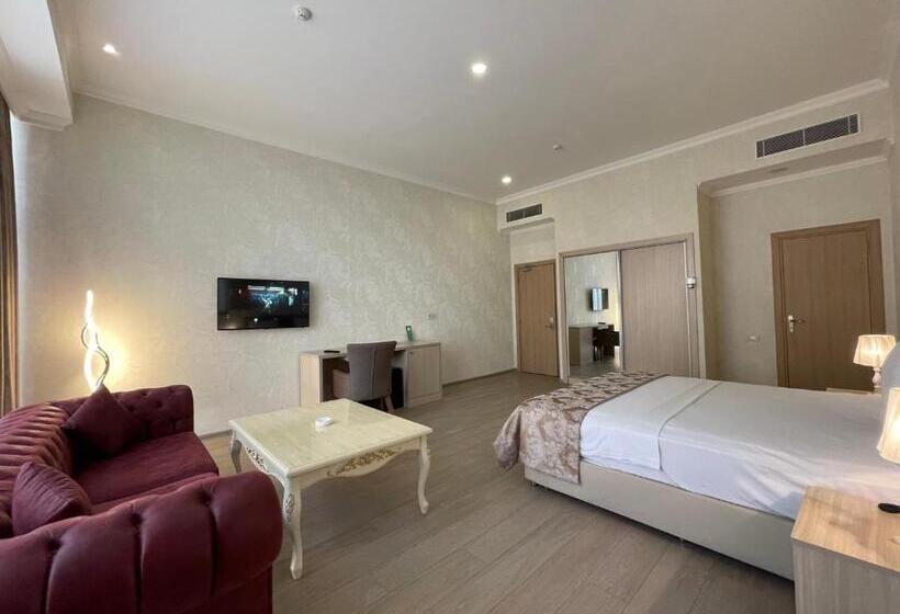 اتاق لوکس, Ammar Grand