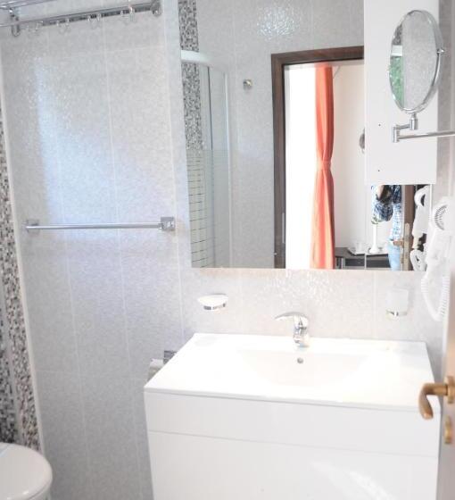 Standard Trippelrum med Balkong, Evia