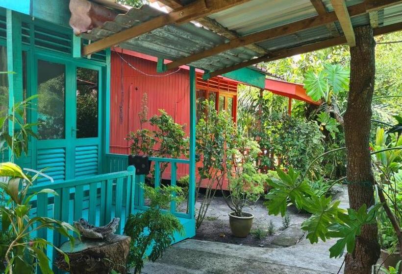 Номер Стандарт Вид на Сад, Gecko Guesthouse