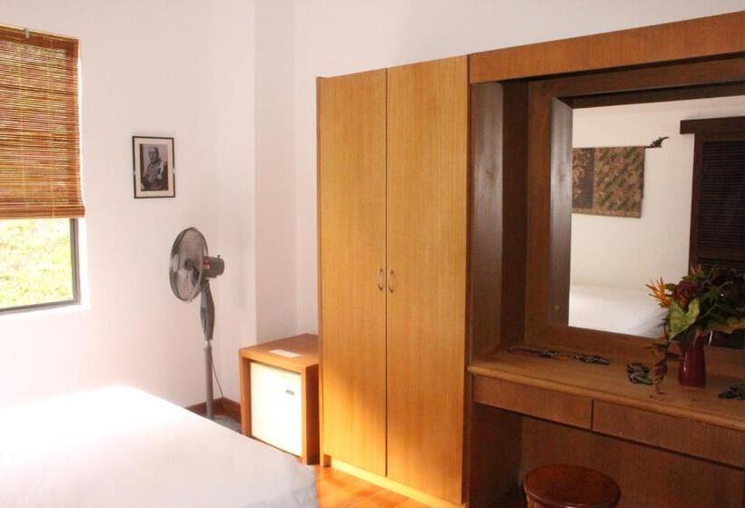 غرفة قياسية مطلة على الجبل, Nanga Damai Homestay