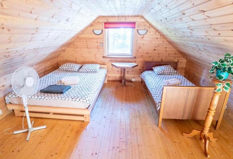 اتاق استاندارد سه تخته با سرویس بهداشتی مشترک, Nature Guest House