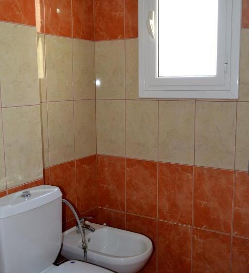 חדר לארבעה סטנדרטי עם מרפסת, Nuovo Sun Golem