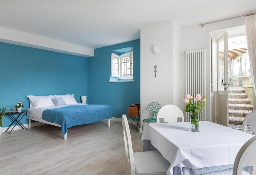 Standard studio with lake view, Villa Maria Apartments