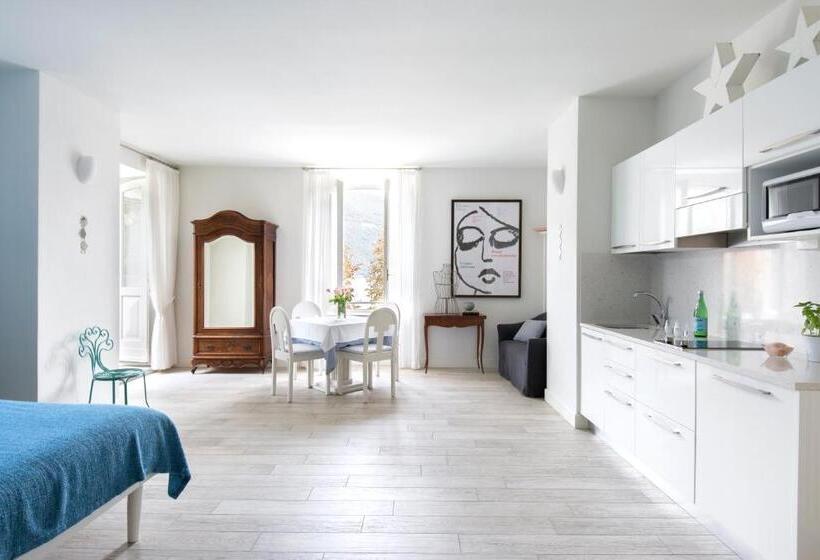 Standard studio with lake view, Villa Maria Apartments