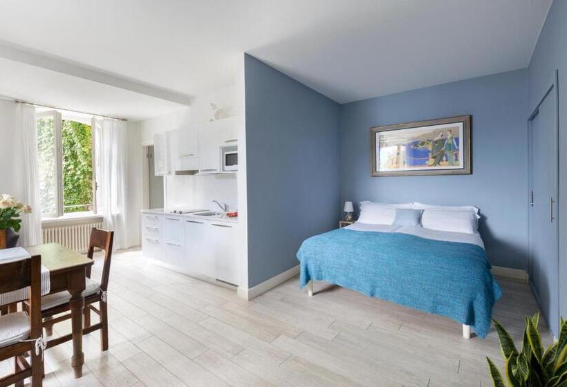 Standard studio with lake view, Villa Maria Apartments