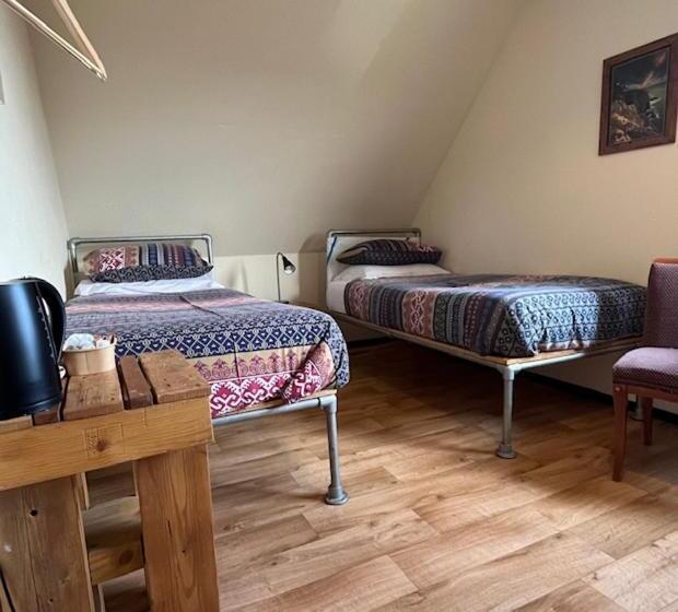 Номер Стандарт, Anglesey Outdoors