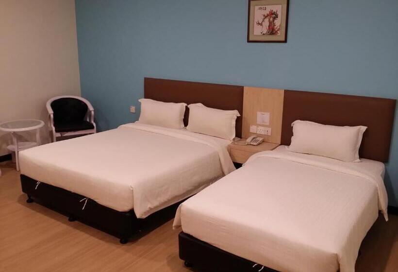 Quarto Familiar Deluxe, Mj