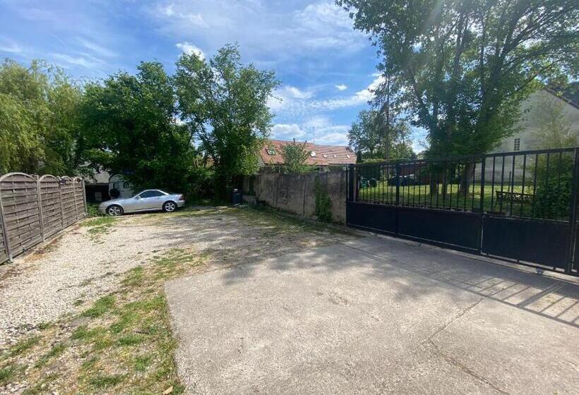 شقة غرفة واحدة, Bedandbeige, La Belle Etape