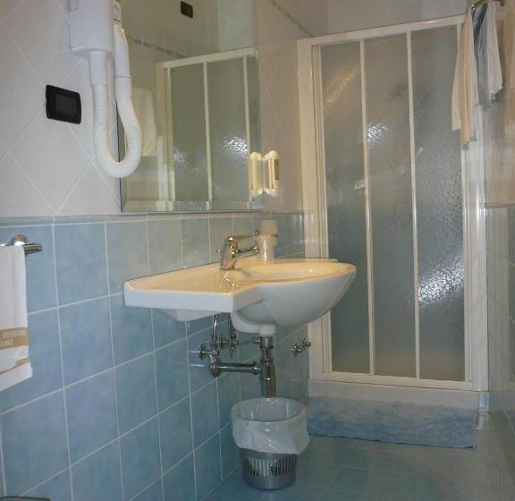 اتاق استاندارد یک نفره, Albergo Belvedere