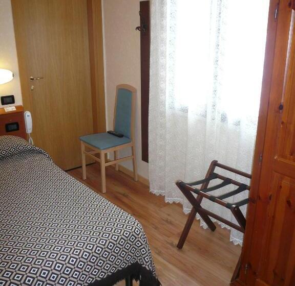 اتاق استاندارد یک نفره, Albergo Belvedere