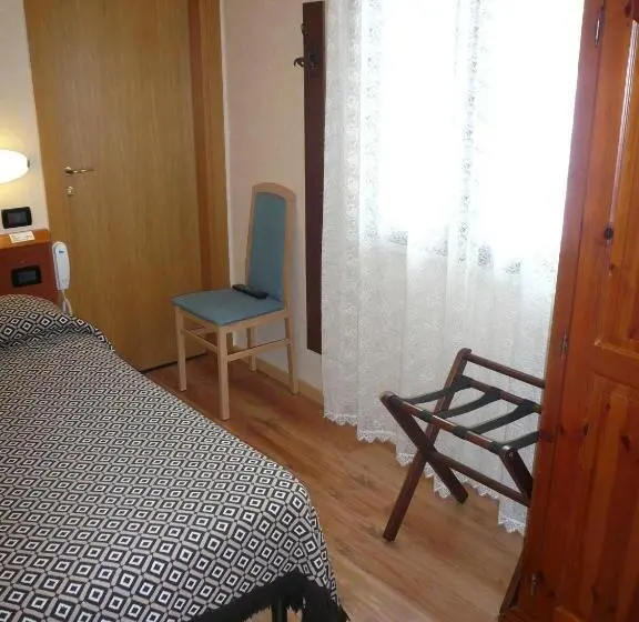 اتاق استاندارد یک نفره, Albergo Belvedere