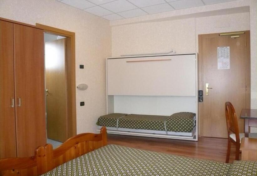 اتاق استاندارد سه نفره, Albergo Belvedere