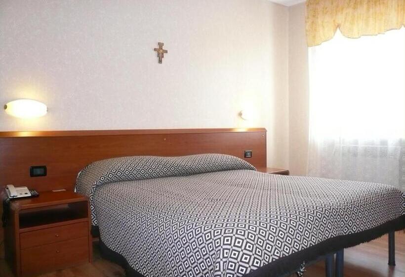 اتاق استاندارد چهار تخته, Albergo Belvedere