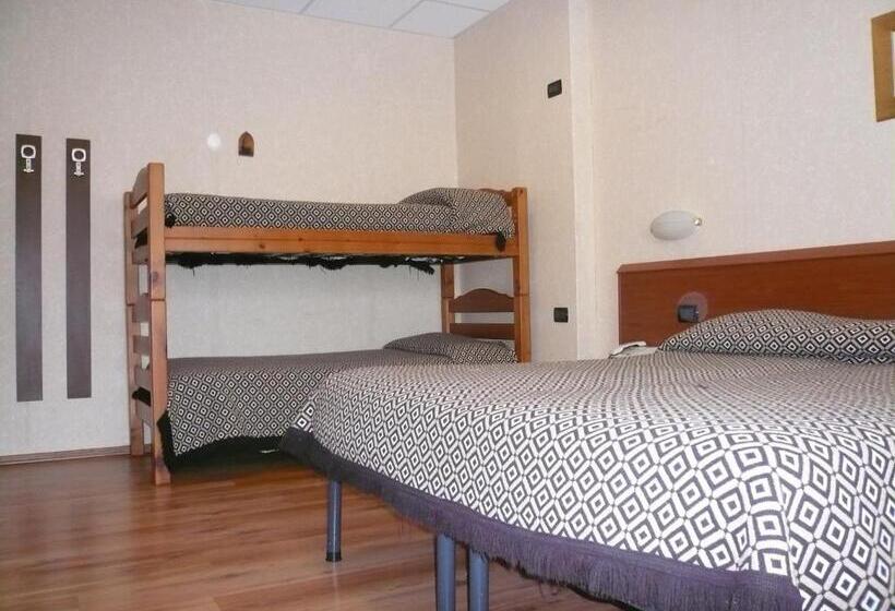 اتاق استاندارد چهار تخته, Albergo Belvedere