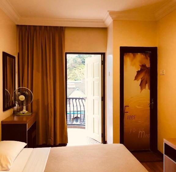 חדר סופריור עם מרפסת, Chua Gin