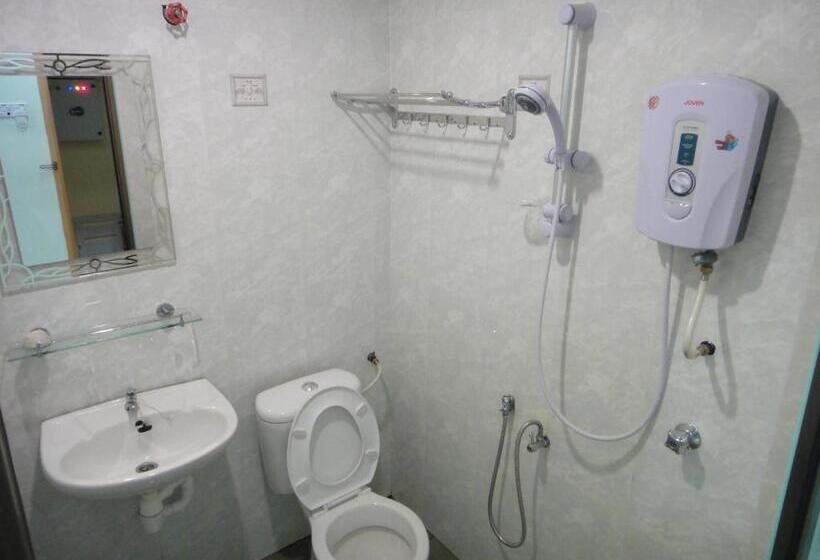 חדר סטנדרט לשלושה, Mines Inn