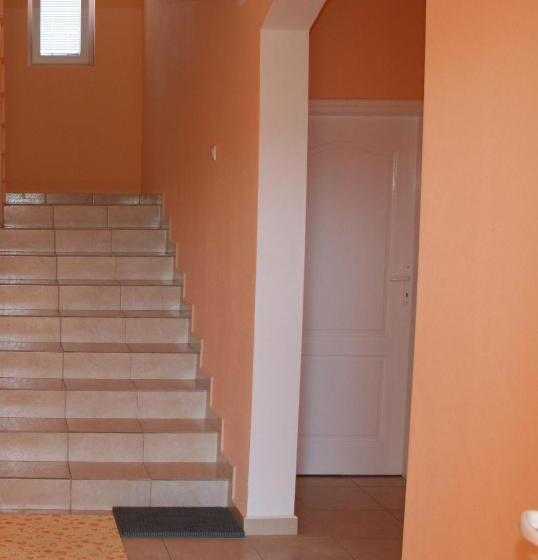 استودیو استاندارد با بالکن, Apartmans Hari