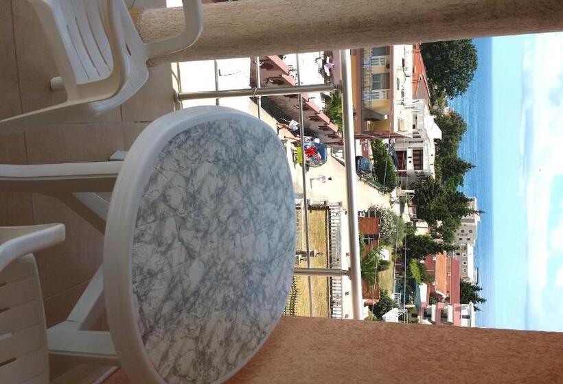 اتاق استاندارد با چشمانداز دریا, Apartmans Hari