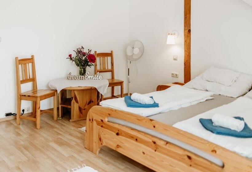 Семейный Номер, Kék Vendégház Family Resort