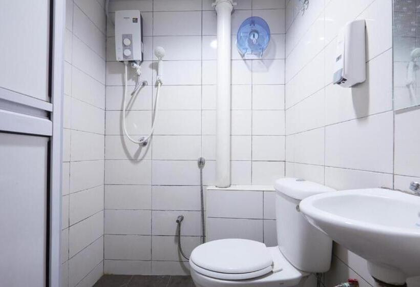 חדר סטנדרט לשלושה, Ros Heritage Motel