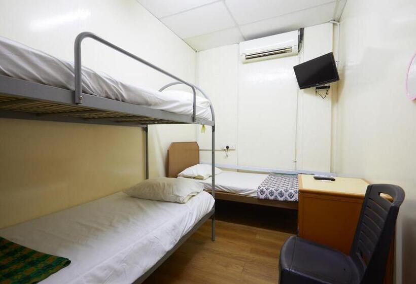 חדר סטנדרט לשלושה, Ros Heritage Motel