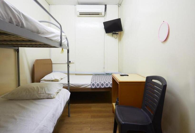 חדר סטנדרט לשלושה, Ros Heritage Motel