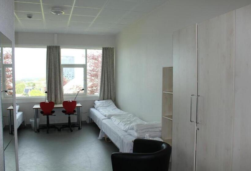חדר סטנדרט לשלושה, Solborg Folkehøgskole Hostel