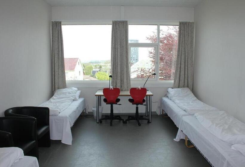 חדר סטנדרט לשלושה, Solborg Folkehøgskole Hostel