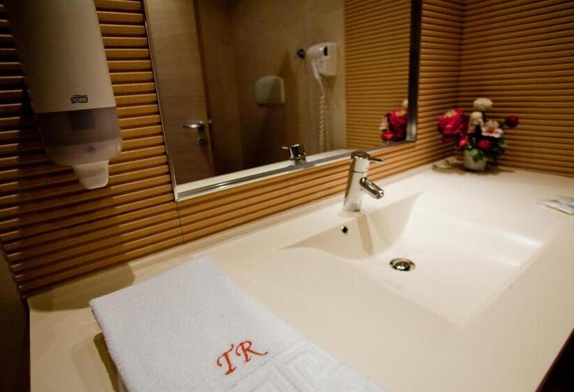 اتاق راحتی سه تخته, Top Rooms Apart